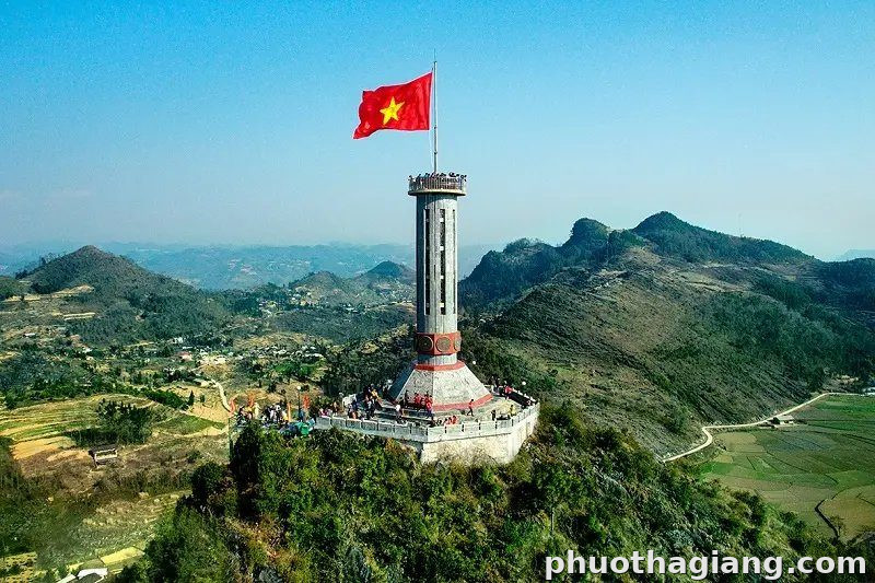 Cột cờ Lũng Cú