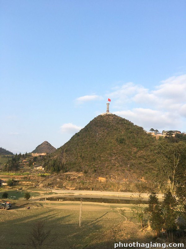 Bản Lô Lô Chải